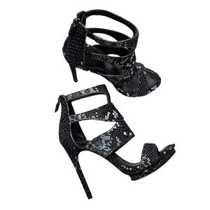 BCBGMaxAzria Freeda Cutout Studded Sandals Size 7.5 B